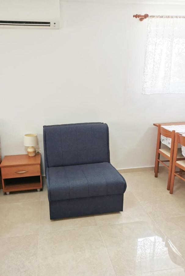 Apartment Sara Njivice Bagian luar foto
