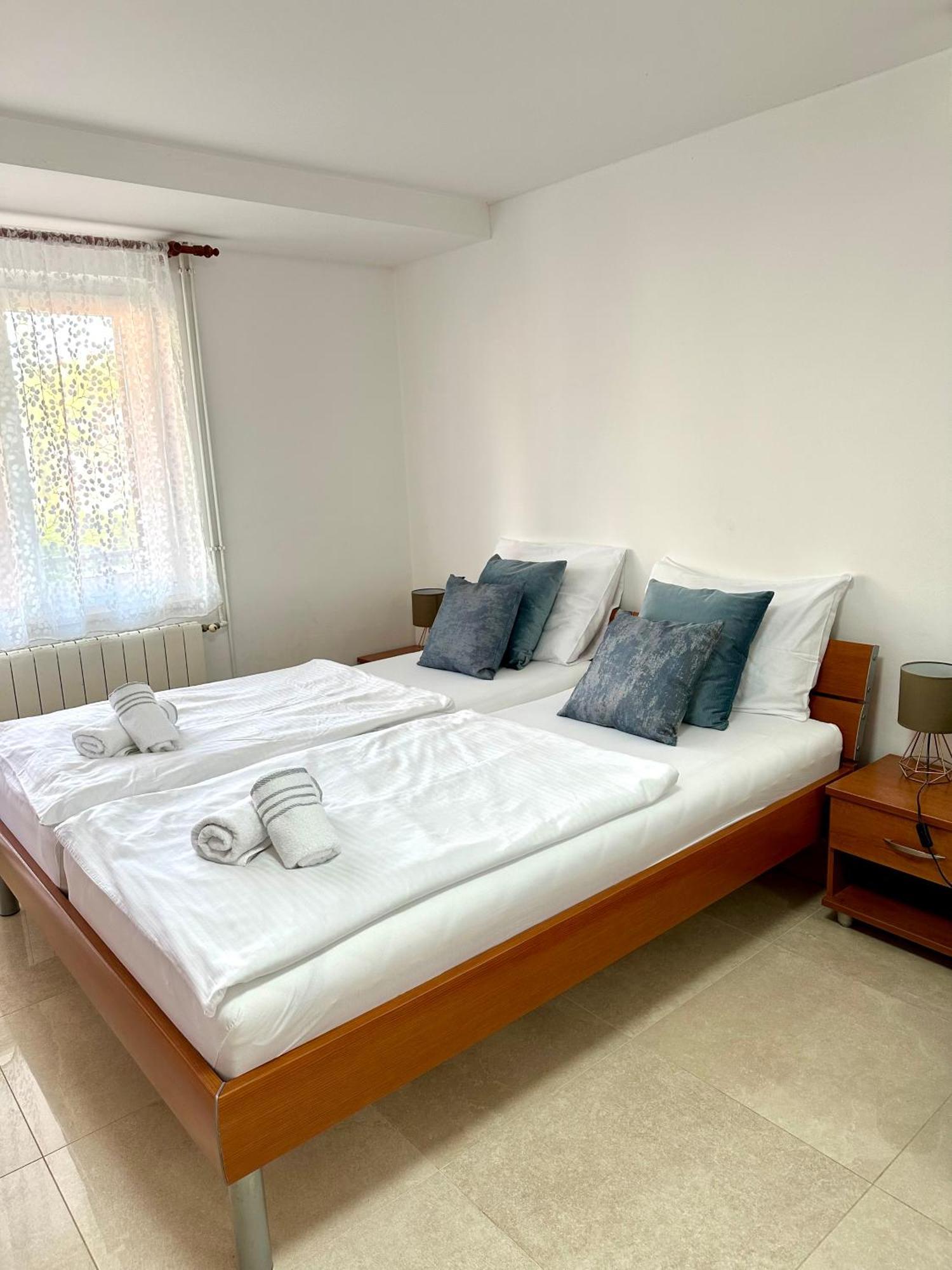 Apartment Sara Njivice Bagian luar foto